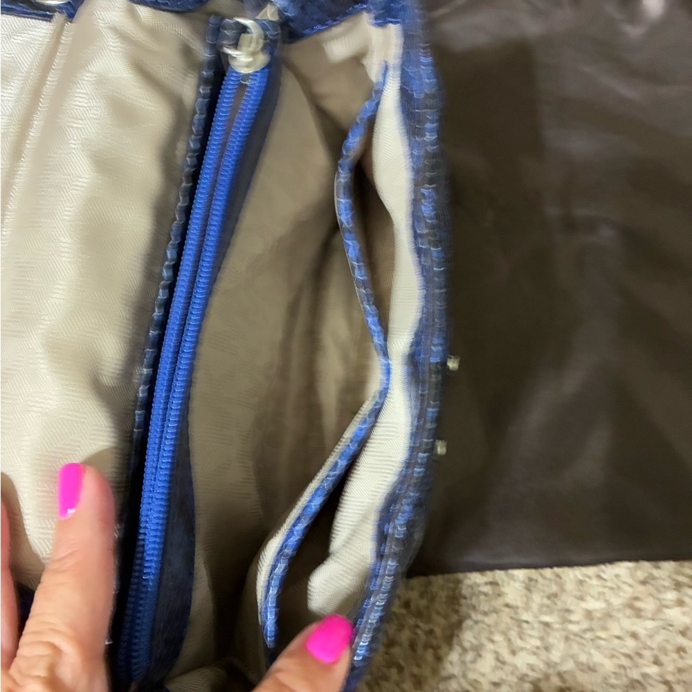 Authentic Michael Kors Shoulder Bag With Gold Har… - image 4